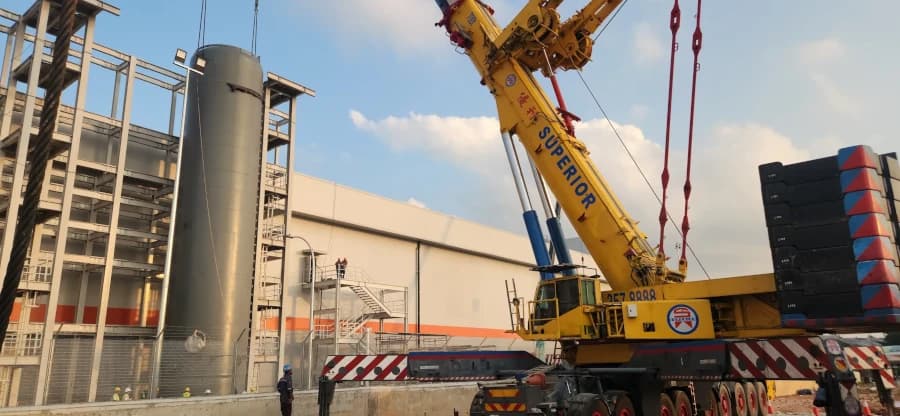 Large Heavy Lift Crane