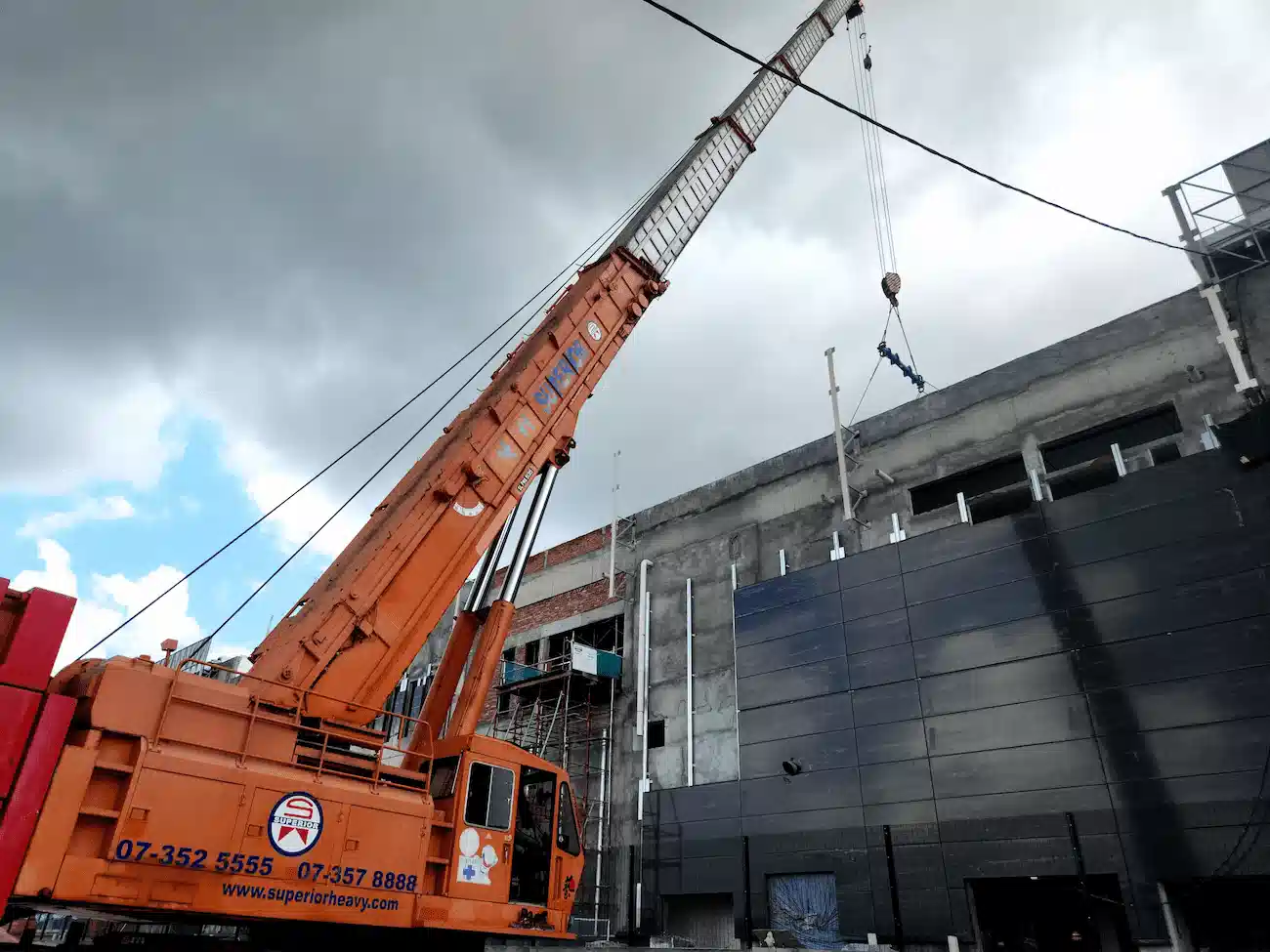 Crane rental and logistics for the Construction industry in Johor Bahru